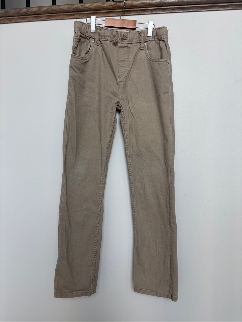 Levi's Kids Straight-Leg “ pull on pant “Pants in Khaki, size 16 boys W28, L30